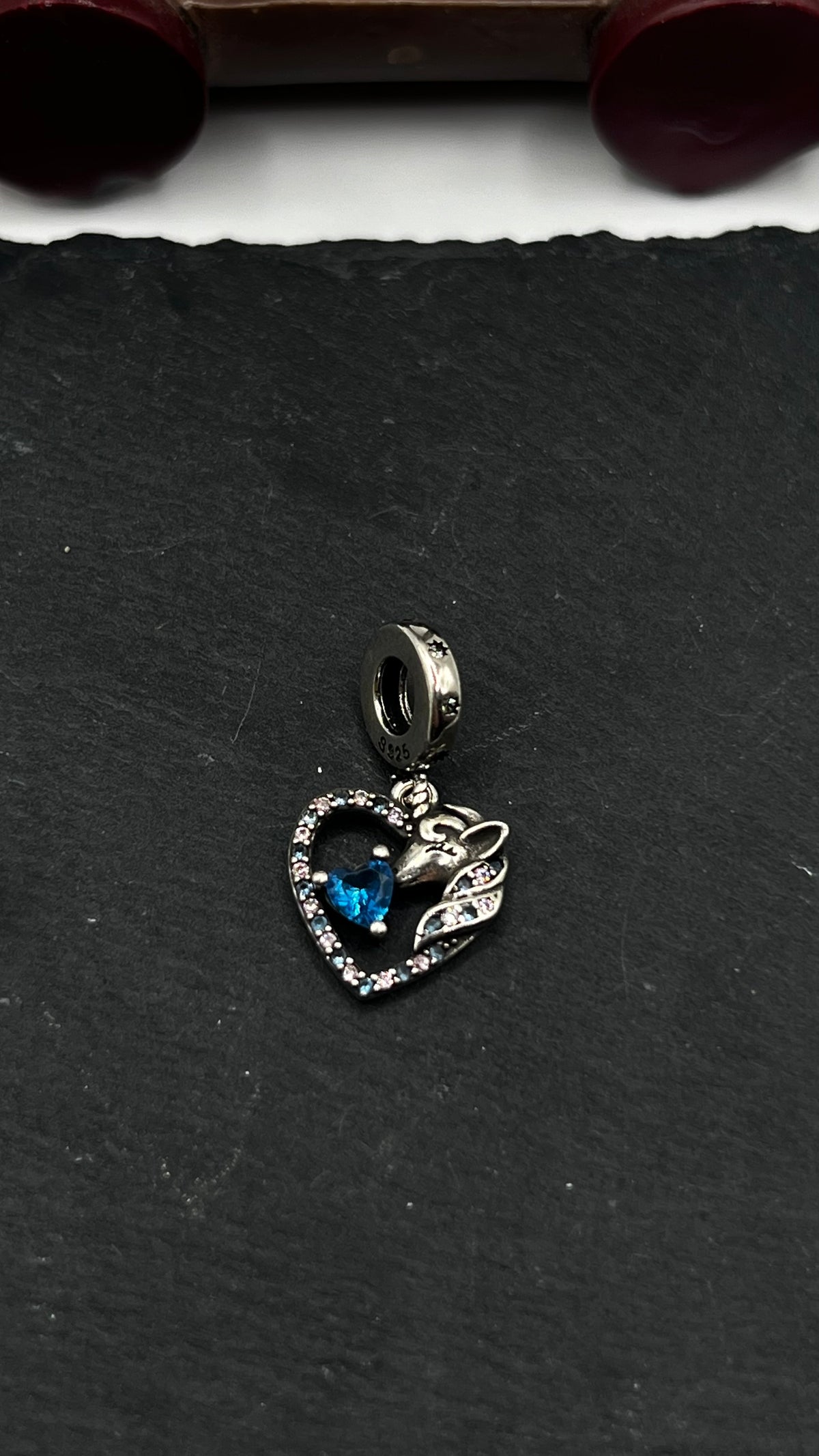 Beads Lucky Charms - blue-hearted horse