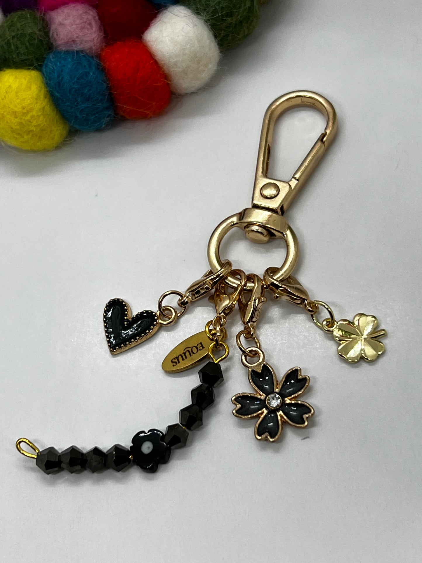 Equus Black Blossom (4 x charms bonnet)